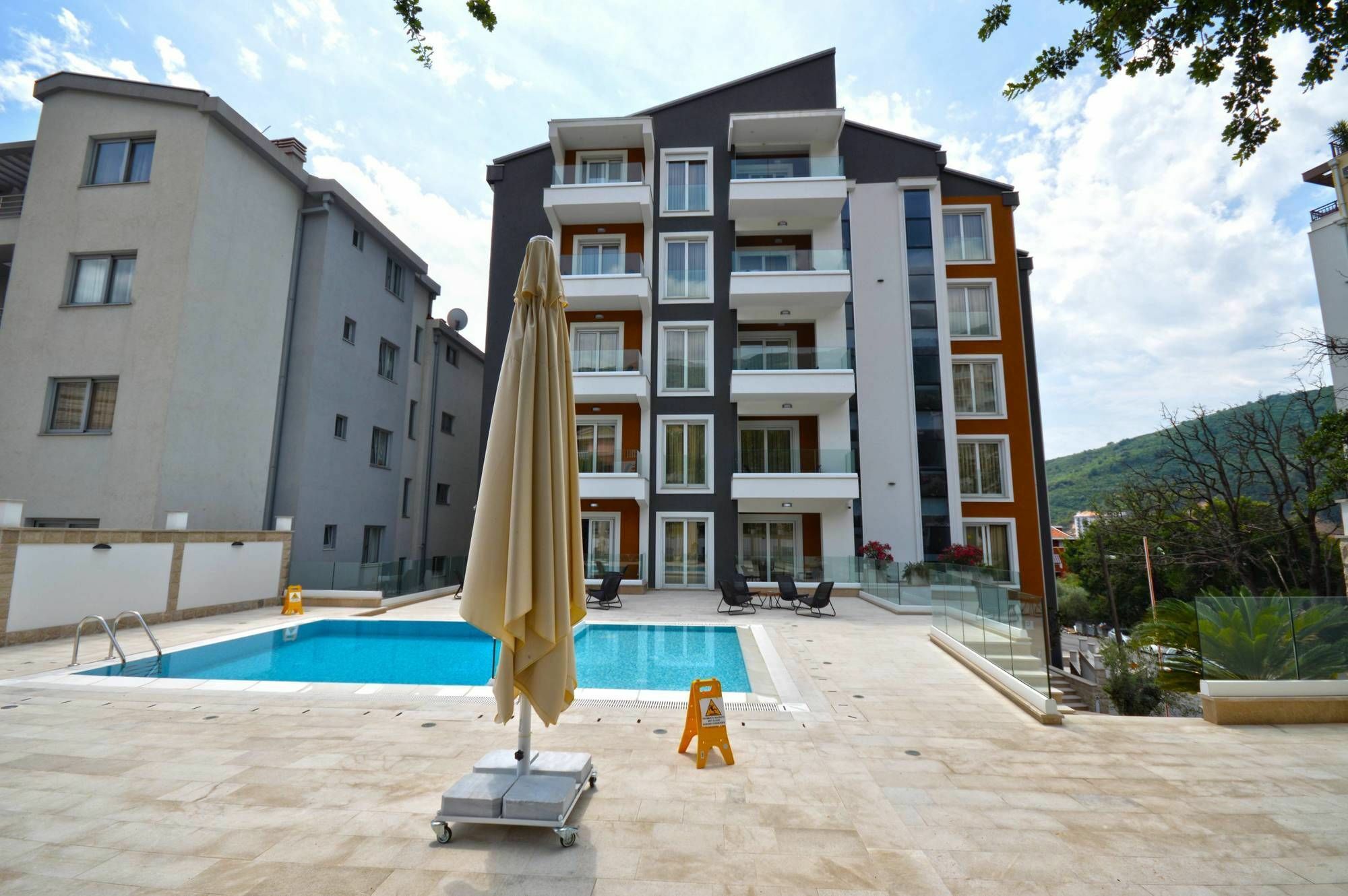 Chill And Go Aparthotel ブドヴァ エクステリア 写真